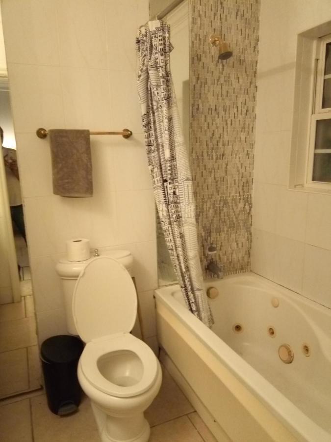 Beach House Hostel *